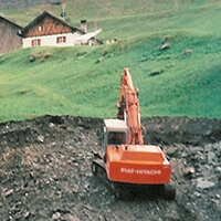 costruzione-centrali-elettriche-inizio-scavo-terra